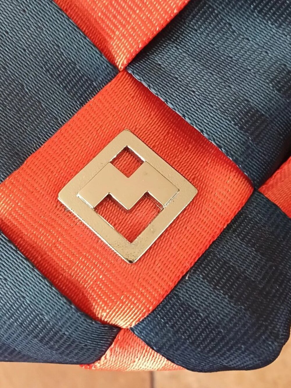 Maggie Bags Woven Seatbelt Purse Blue Orange Checkered Shoulder Bag EUC - Picture 3 of 6